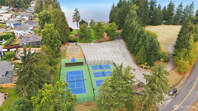 17209 45th St E, Lake Tapps, WA 98391