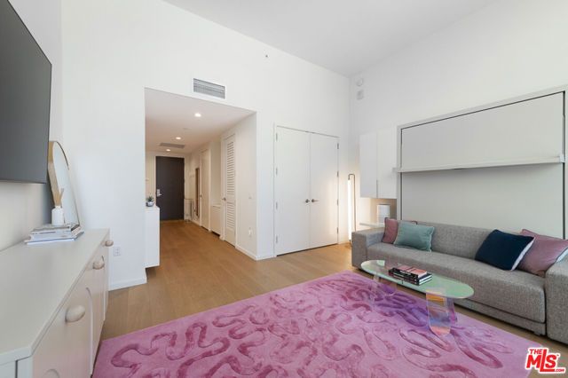 877 Francisco Street 919, Los Angeles, CA 90017