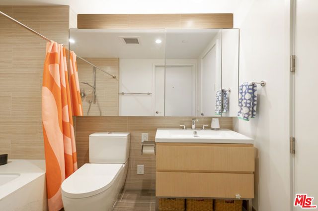 877 Francisco Street 919, Los Angeles, CA 90017