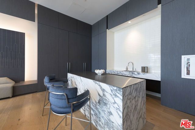 877 Francisco Street 919, Los Angeles, CA 90017