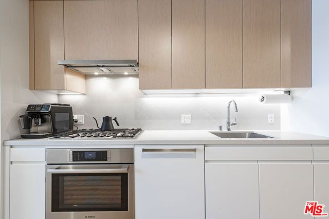 877 Francisco Street 919, Los Angeles, CA 90017