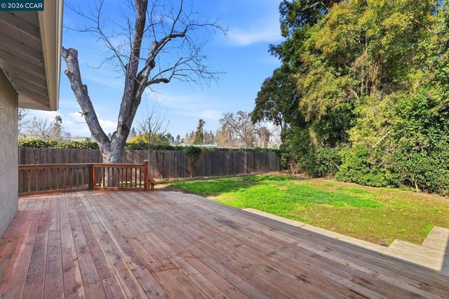 702 Ruth Dr, Pleasant Hill, CA 94523