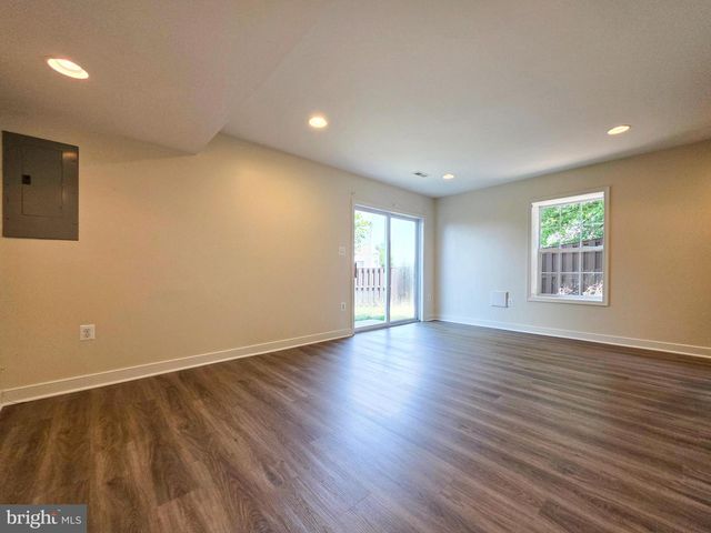 3300 BROKER LN, Woodbridge, VA 22193