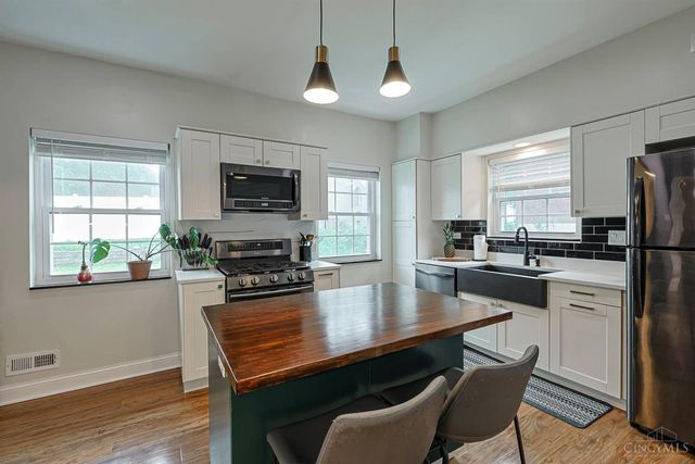 2003 Crane Avenue, Cincinnati, OH 45207
