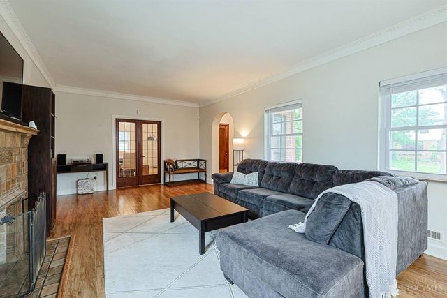 2003 Crane Avenue, Cincinnati, OH 45207