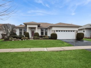 12773 Horseshoe Trail, Huntley, IL 60142