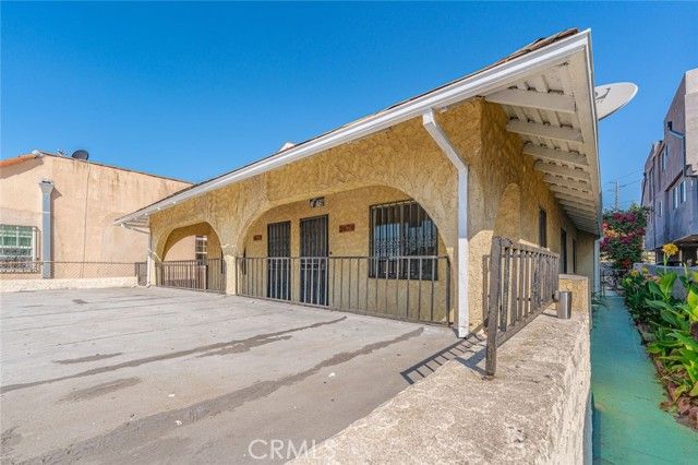 2677 Roseview Avenue, Los Angeles, CA 90065