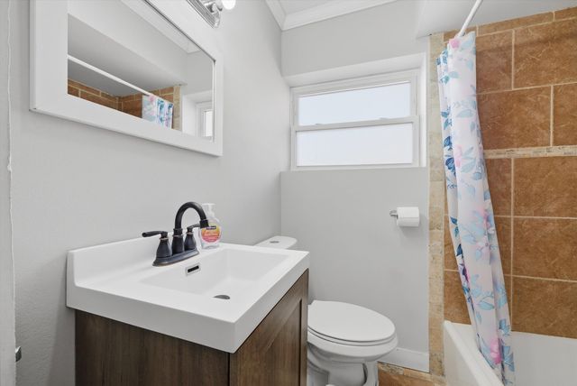 3626 S 56th Court, Cicero, IL 60804