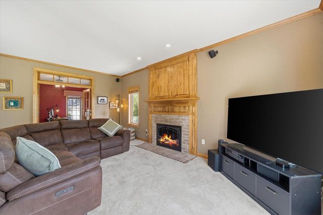 439 Brockway DRIVE, Mukwonago, WI 53149
