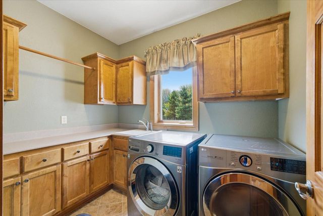 439 Brockway DRIVE, Mukwonago, WI 53149