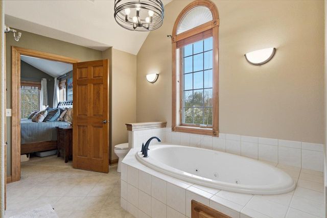 439 Brockway DRIVE, Mukwonago, WI 53149