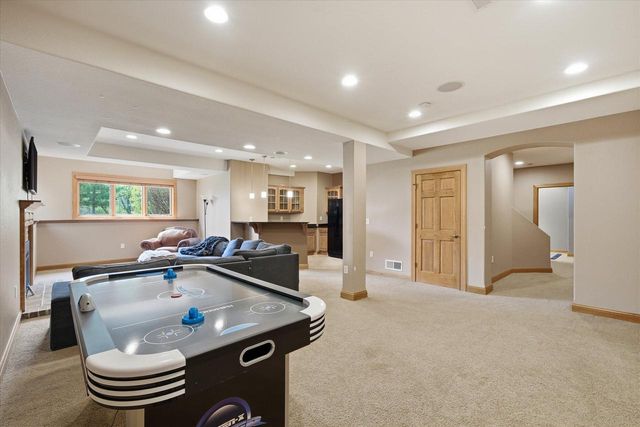 439 Brockway DRIVE, Mukwonago, WI 53149