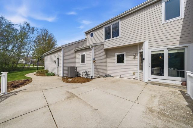 439 Brockway DRIVE, Mukwonago, WI 53149