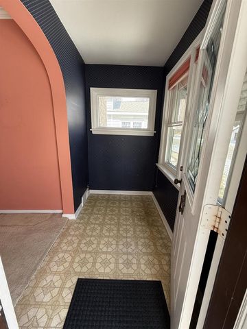 1439 10TH STREET, Marinette, WI 54143