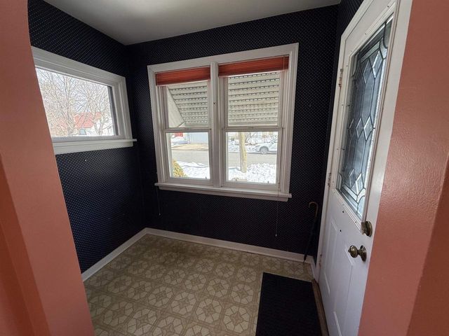 1439 10TH STREET, Marinette, WI 54143