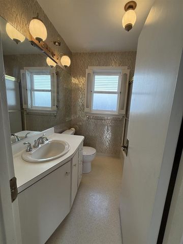 1439 10TH STREET, Marinette, WI 54143