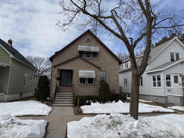1439 10TH STREET, Marinette, WI 54143