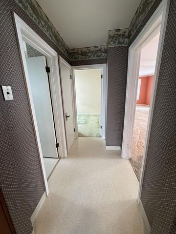 1439 10TH STREET, Marinette, WI 54143