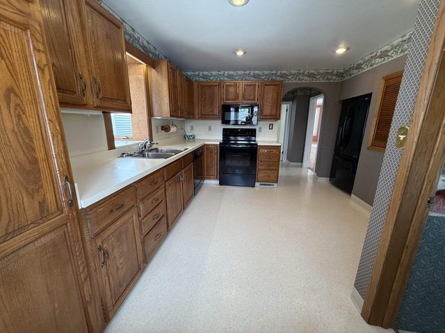 1439 10TH STREET, Marinette, WI 54143