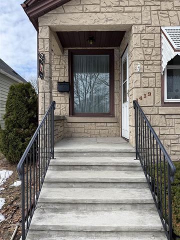 1439 10TH STREET, Marinette, WI 54143