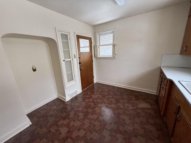 1439 10TH STREET, Marinette, WI 54143