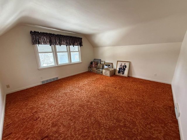 1439 10TH STREET, Marinette, WI 54143