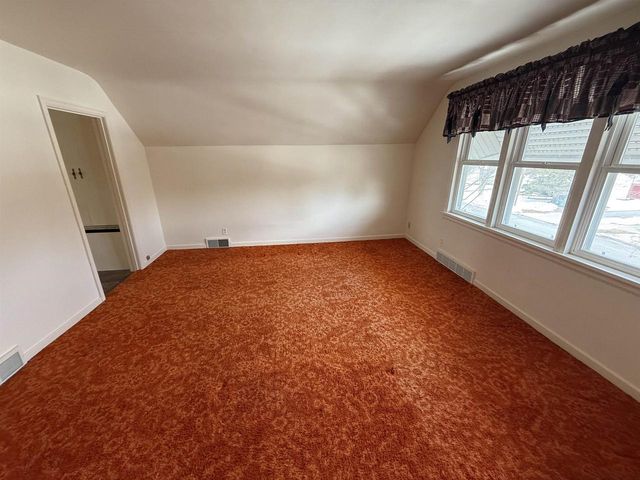 1439 10TH STREET, Marinette, WI 54143