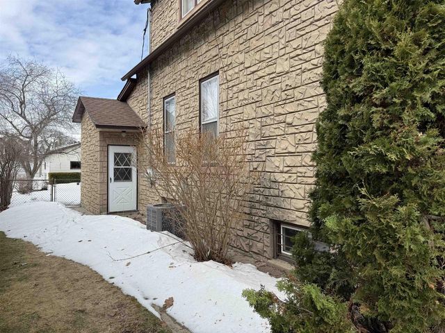 1439 10TH STREET, Marinette, WI 54143