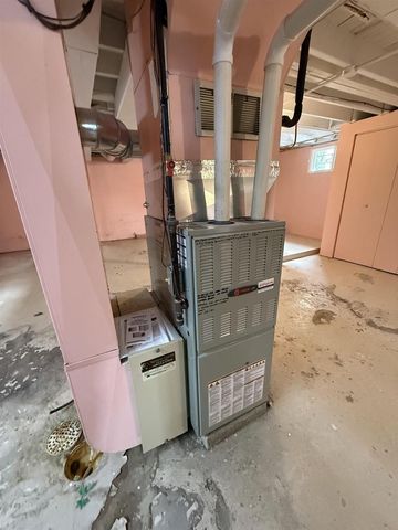 1439 10TH STREET, Marinette, WI 54143