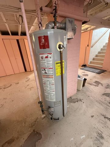 1439 10TH STREET, Marinette, WI 54143