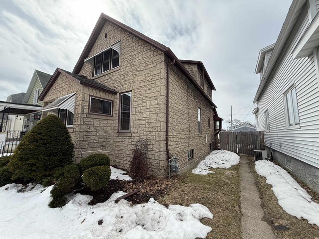 1439 10TH STREET, Marinette, WI 54143