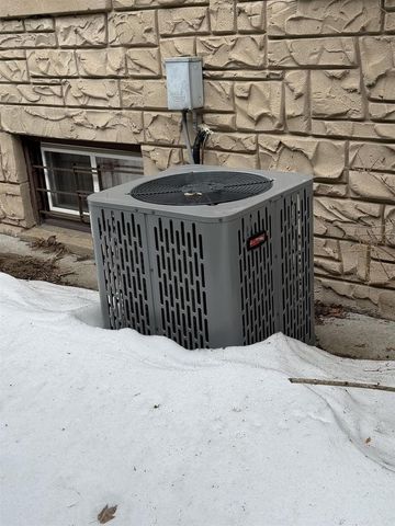 1439 10TH STREET, Marinette, WI 54143