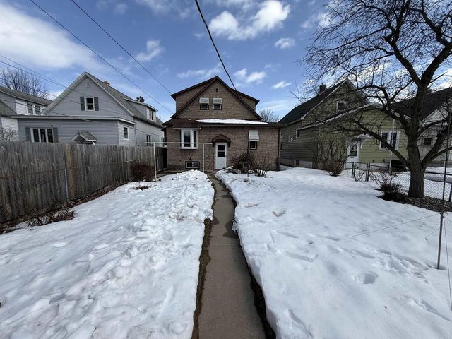 1439 10TH STREET, Marinette, WI 54143