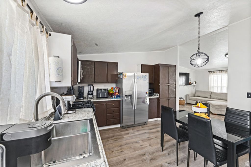 Image 4 of property listing at 255 N 1600 W #103, Provo, UT 84601
