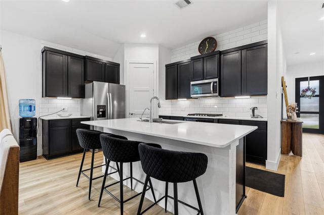 318 Springfield Terrace Drive, Conroe, TX 77304