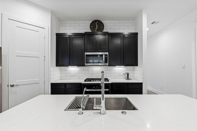 318 Springfield Terrace Drive, Conroe, TX 77304