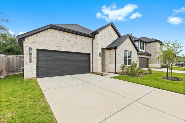318 Springfield Terrace Drive, Conroe, TX 77304