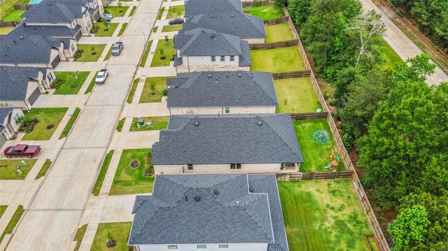 318 Springfield Terrace Drive, Conroe, TX 77304
