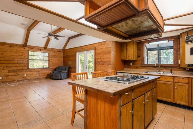 2641 MCINTOSH ROAD, Dover, FL 33527