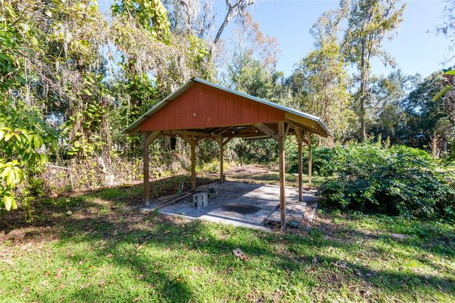 2641 MCINTOSH ROAD, Dover, FL 33527