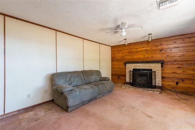 2641 MCINTOSH ROAD, Dover, FL 33527