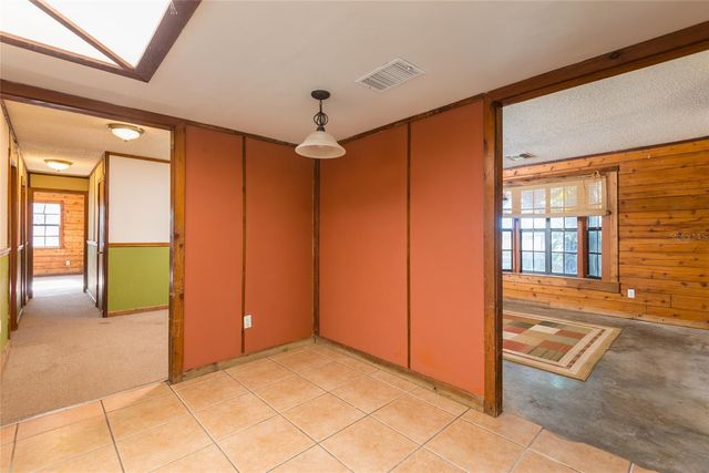 2641 MCINTOSH ROAD, Dover, FL 33527