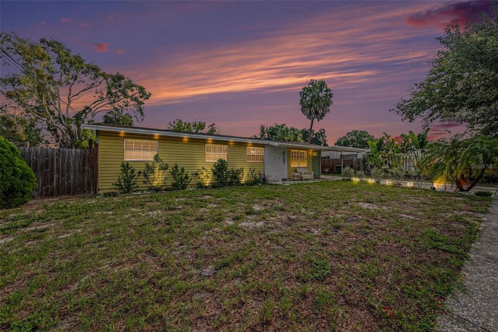 Image 2 of property listing at 4733 W WISCONSIN AVENUE, Tampa, FL 33616
