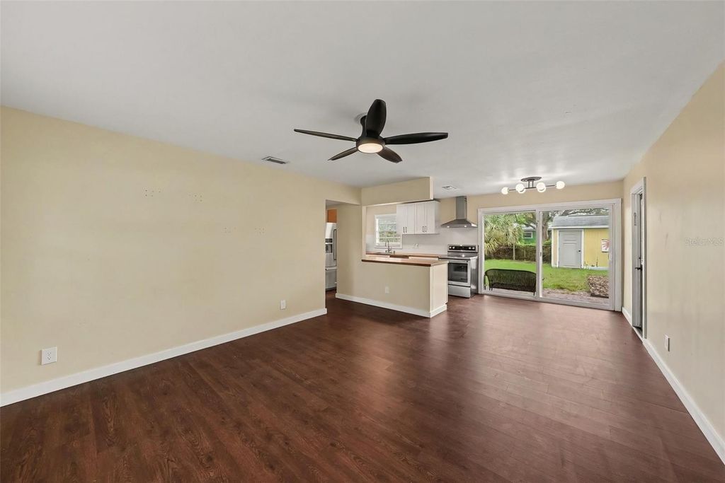 Image 11 of property listing at 4733 W WISCONSIN AVENUE, Tampa, FL 33616