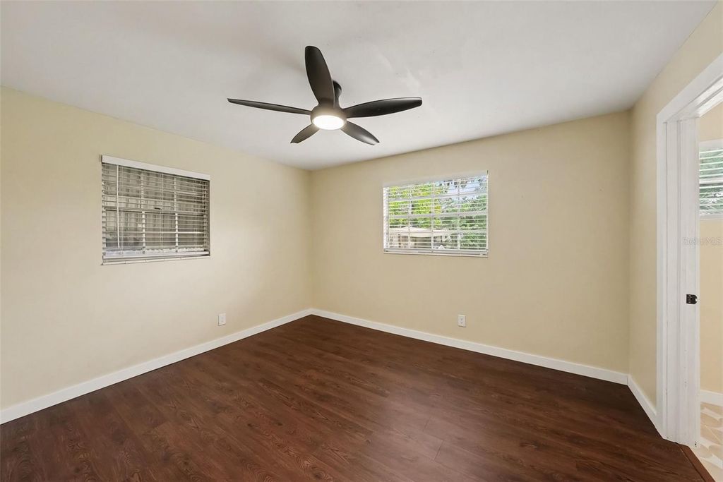 Image 19 of property listing at 4733 W WISCONSIN AVENUE, Tampa, FL 33616
