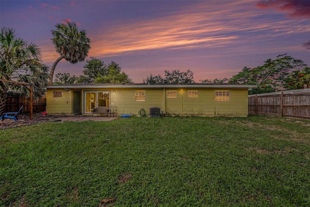 Image 3 of property listing at 4733 W WISCONSIN AVENUE, Tampa, FL 33616