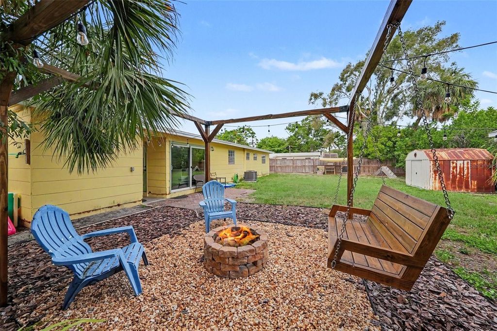 Image 29 of property listing at 4733 W WISCONSIN AVENUE, Tampa, FL 33616