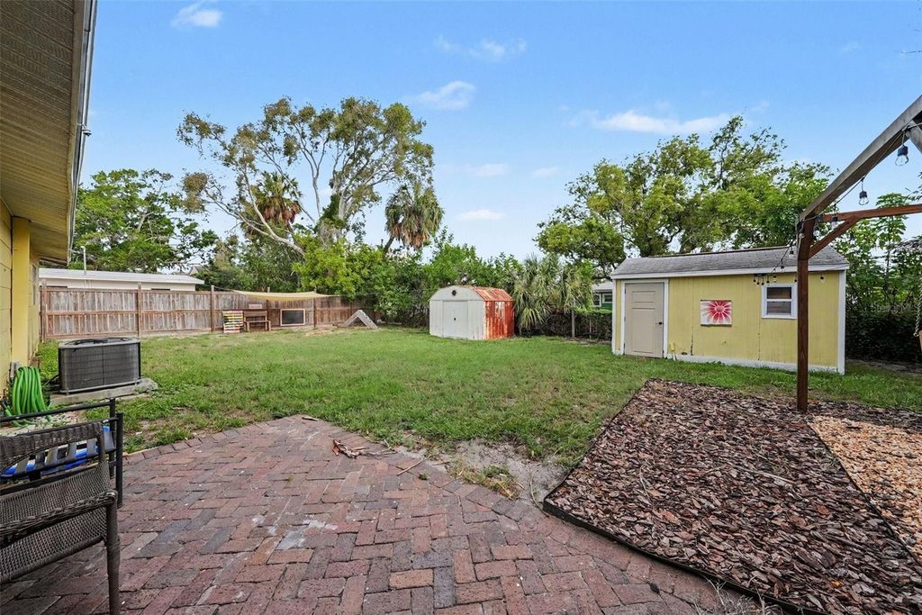 Image 30 of property listing at 4733 W WISCONSIN AVENUE, Tampa, FL 33616