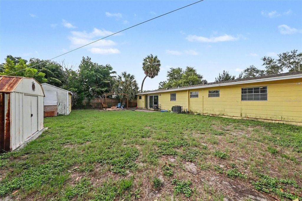 Image 32 of property listing at 4733 W WISCONSIN AVENUE, Tampa, FL 33616