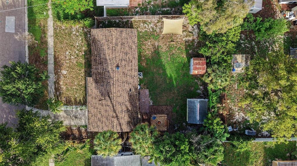 Image 34 of property listing at 4733 W WISCONSIN AVENUE, Tampa, FL 33616